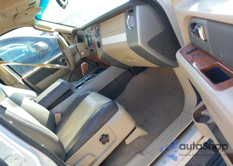 2008 Ford Expedition Eddie Bauer/King Ranch z USA, uszkodzony, nr VIN 1FMFU17568LA21267